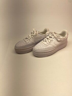Nike Court Women’s White Leather Platform DM0113-100 Casual Sneakers Sz 6.5